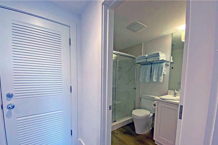 Room 40 of 64
