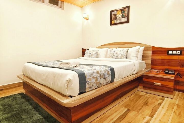 Room 4 of 35