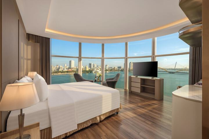 Room 25 of 59