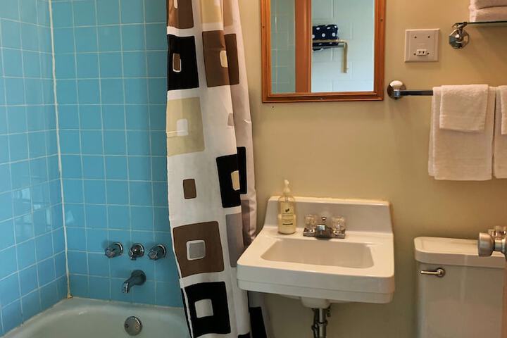 Room 17 of 44