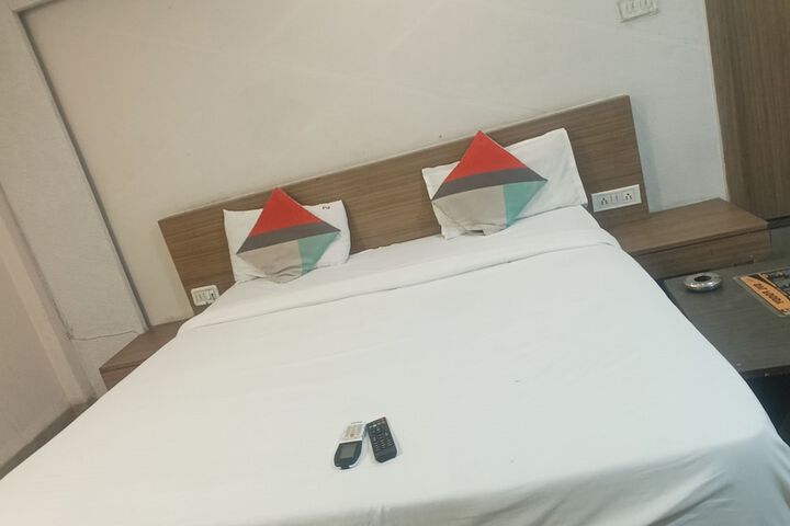 Room 11 of 17