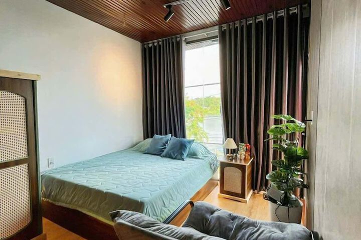 Room 4 of 6