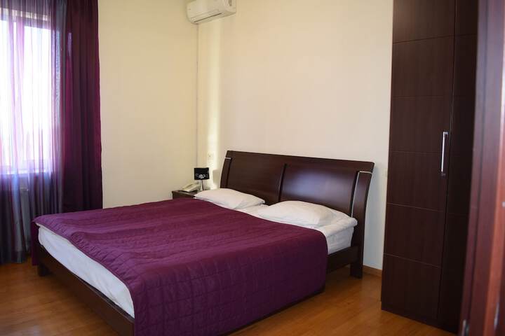 Room 19 of 83