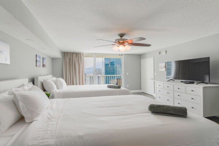 Room 42 of 177