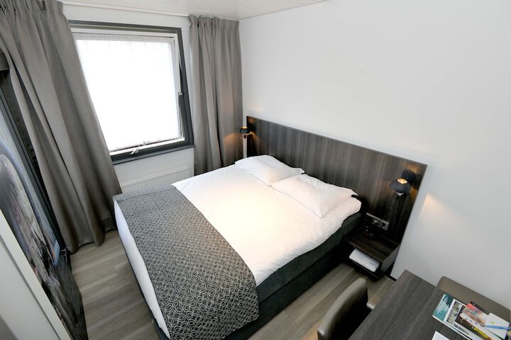 Room 27 of 63