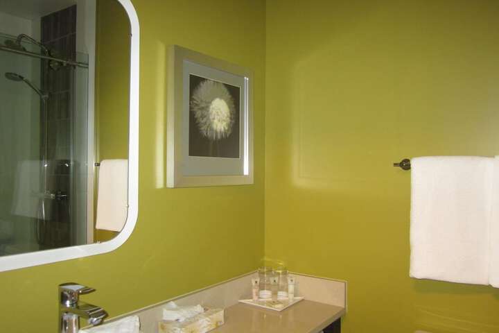 Room 26 of 40