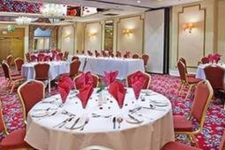 Ballroom/Hall 33 of 38