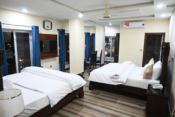 Room 5 of 10