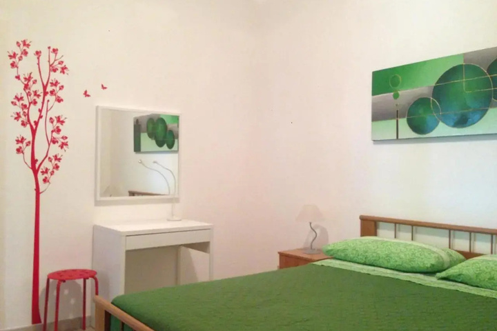 Room 3 of 9