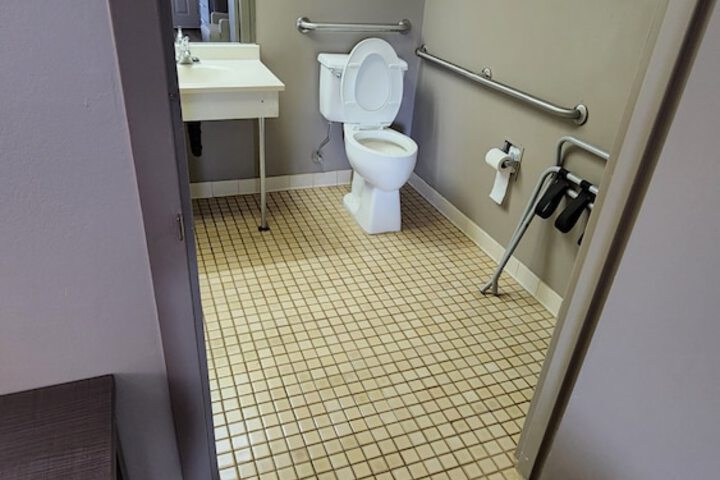 ADA Accessible Superior King with Roll in Shower (16 of 18)