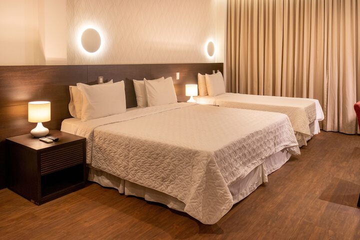 Room 34 of 183