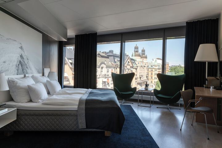 Room 50 of 119