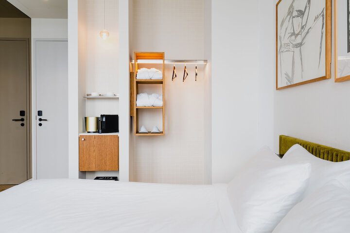 Room 14 of 115