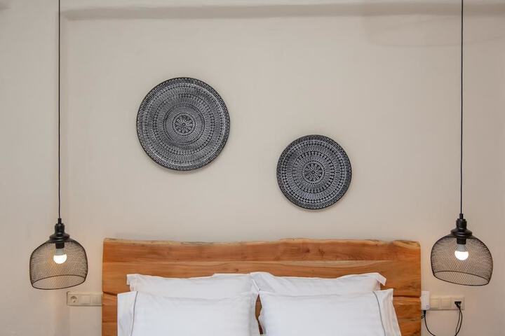 Room 7 of 27