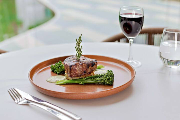 Dining 36 of 53