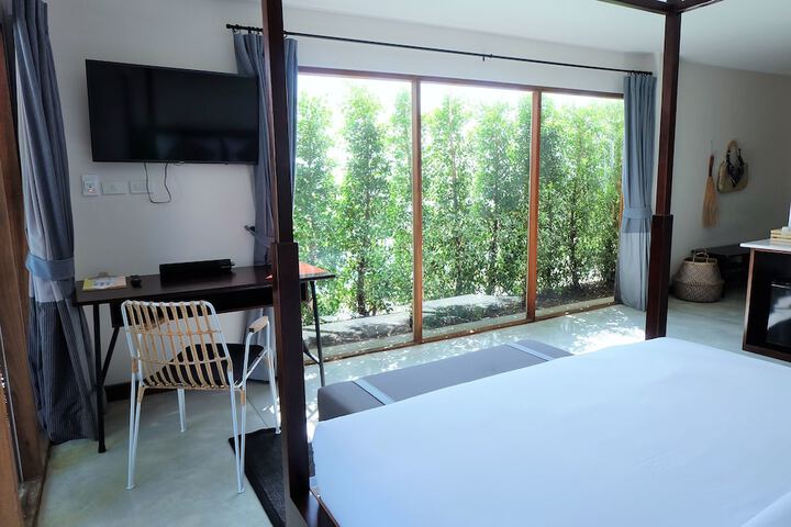 Room 26 of 148