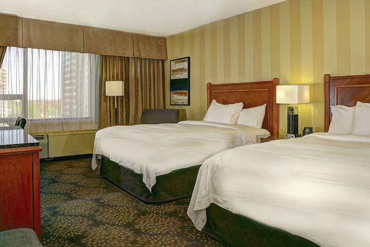 2 Double Beds (7 of 9)