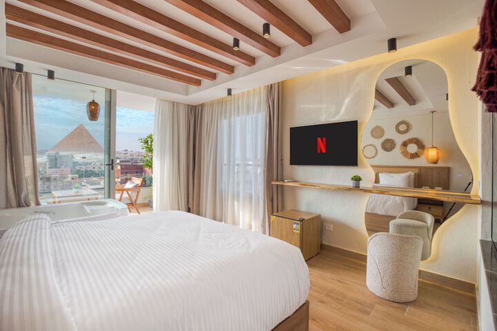Room 3 of 65