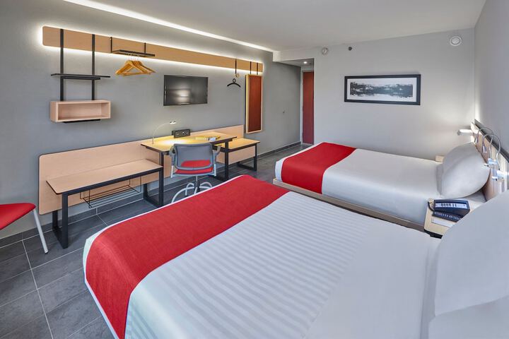 Room 10 of 51