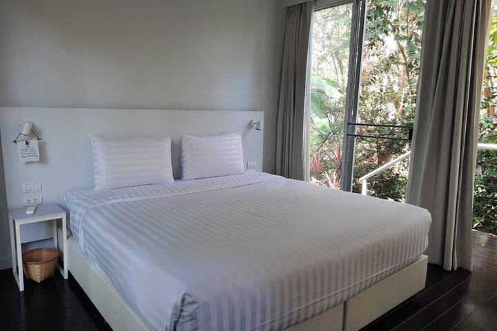 Room 30 of 127