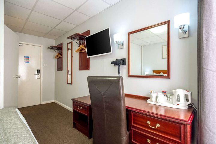 Room 13 of 49