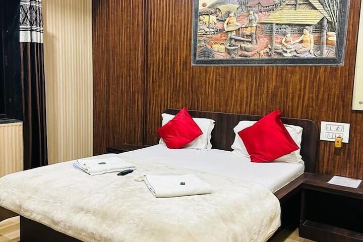 Room 13 of 49