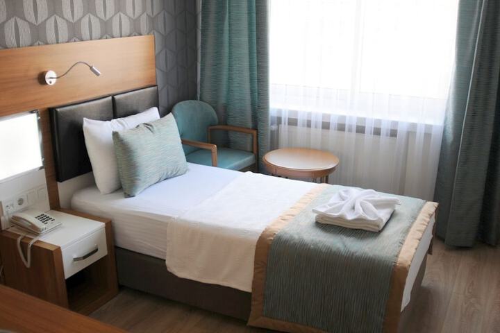 Room 8 of 72
