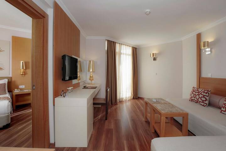 Room 18 of 113