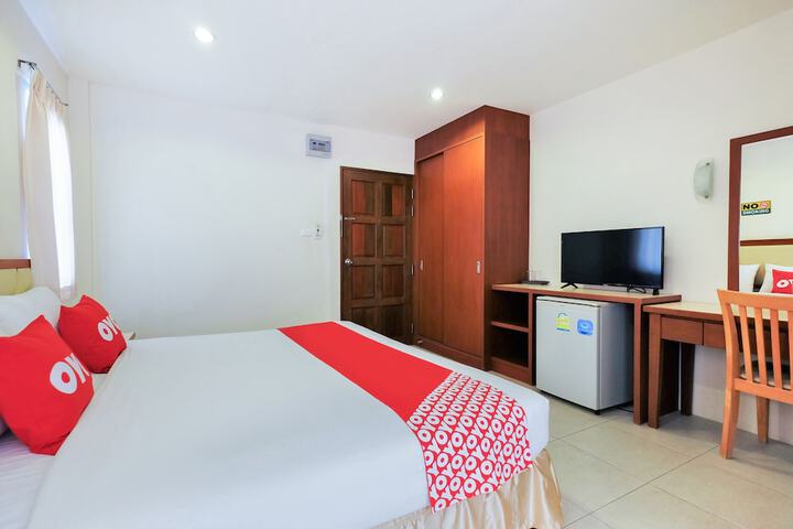 Room 8 of 28