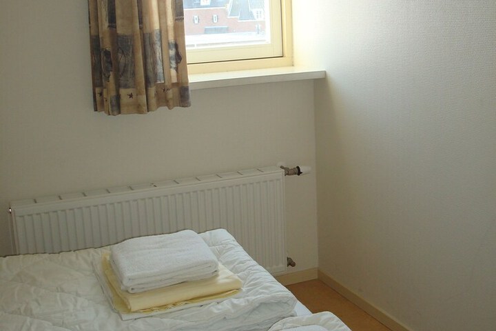 Room 10 of 36