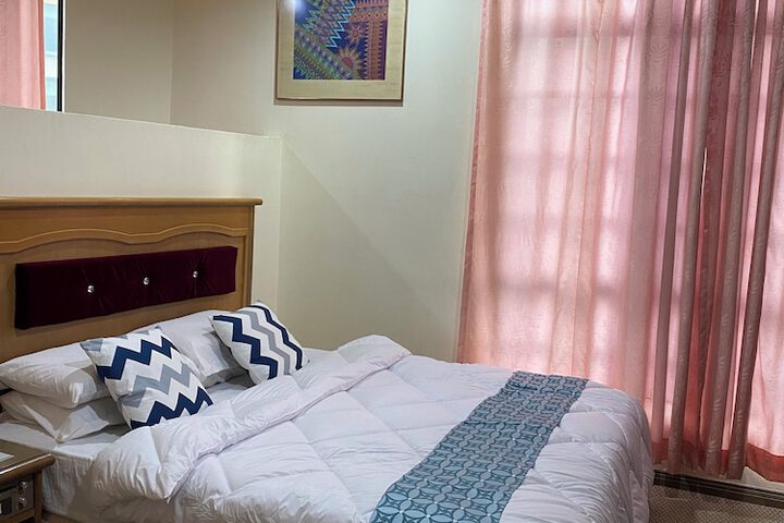 Room 9 of 15