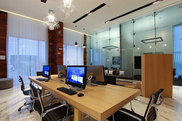Business Center 66 of 78