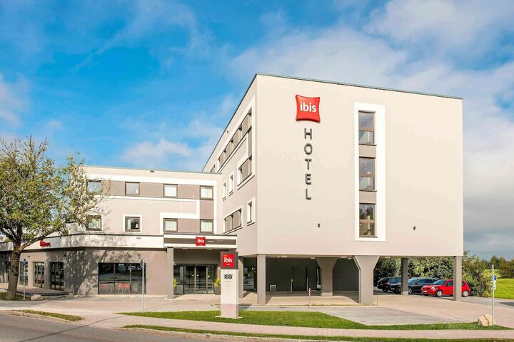 Hotel Entry