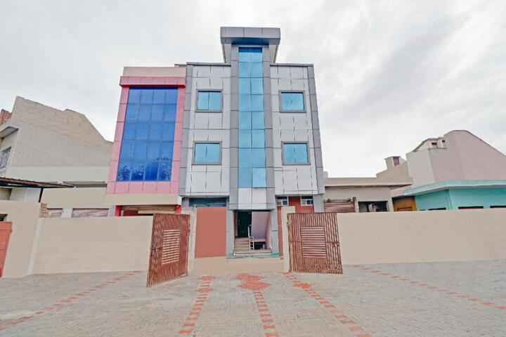 Hotel O Ananda & Restaurant