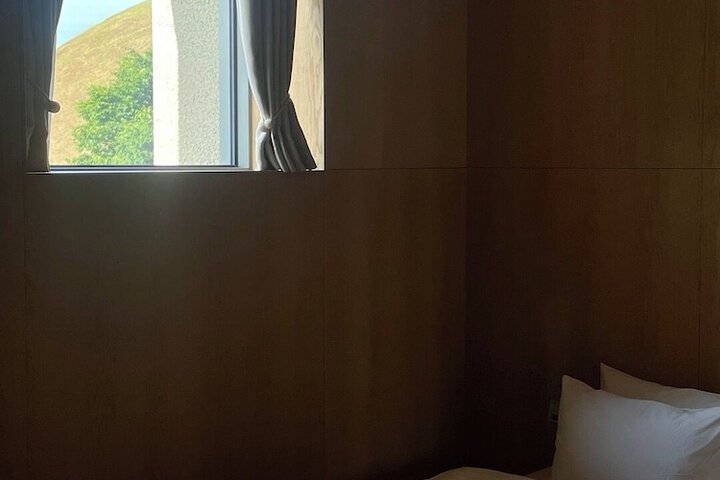 Room 32 of 85