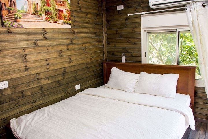 Room 4 of 22