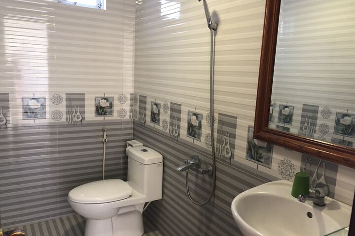 Room 18 of 25