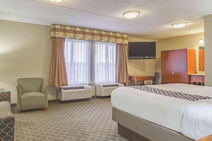 2 Double Beds (6 of 14)
