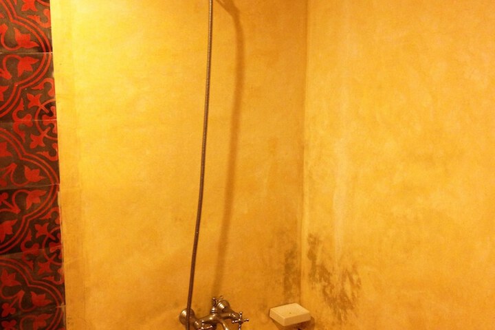 Clean Restrooms