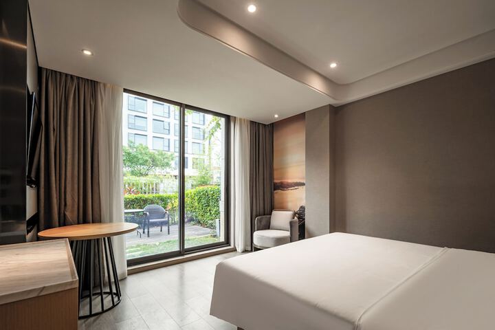 Room 30 of 86