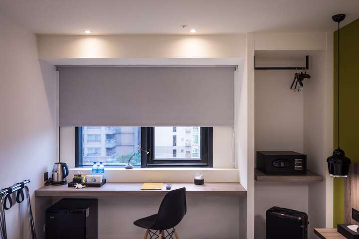 Room 7 of 99