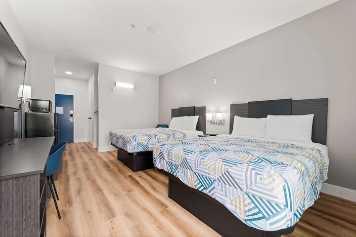 Room 12 of 24