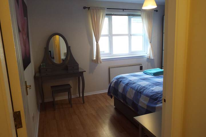 Room 4 of 28
