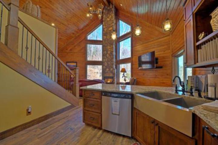 Wilderness Ridge Cabin in Maggie Valley, NC