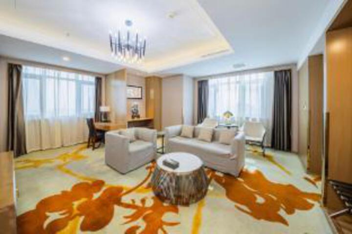 Room 9 of 9