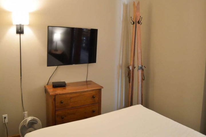Room 4 of 266