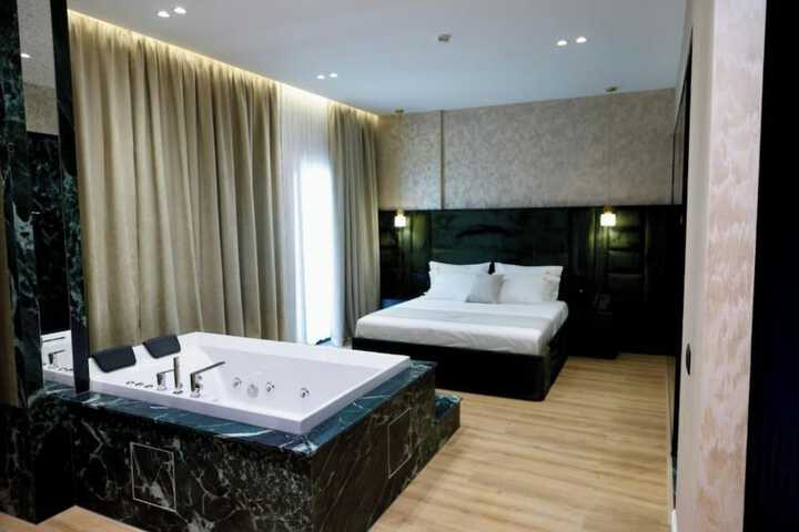 Room 11 of 35