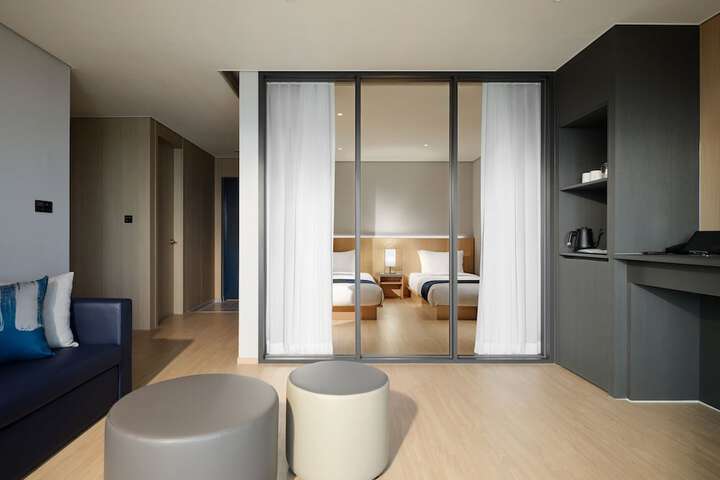 Room 21 of 49
