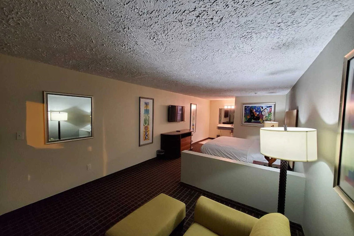 Palmetto Inn & Suites in Orangeburg, SC