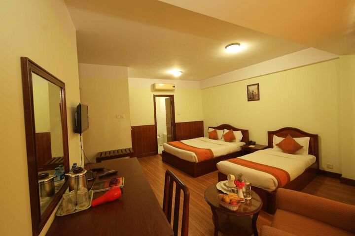 Room 10 of 80
